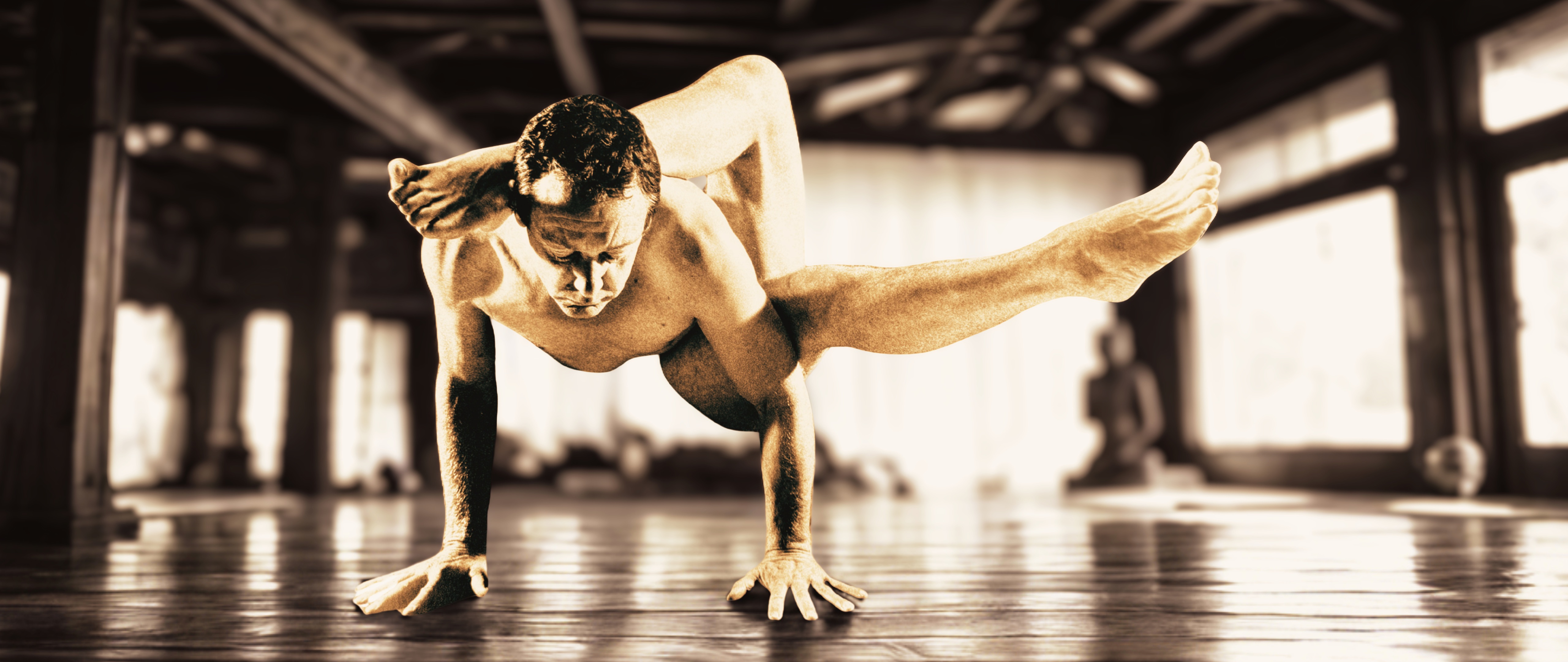 Brian Cooper in astavakrasana